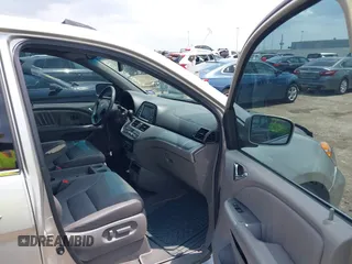 2009 Honda Odyssey Touring z VIN 5FNRL38949B002092, wystawiony jako IAAI lot #42072003 z przebiegiem Nie podano mil oraz . Historia ofert i sprzedaży dostępna na DreamBid. Obrazek 5.