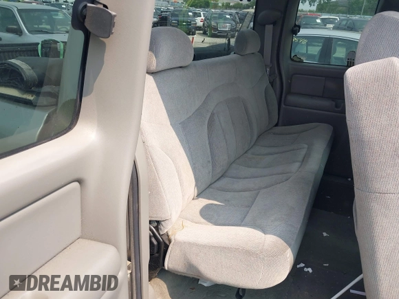 2000 GMC Sierra 1500 SLE z VIN 1GTEK19T3YZ297050, wystawiony jako IAAI lot #42407638 z przebiegiem 201 337 mil mil oraz . Historia ofert i sprzedaży dostępna na DreamBid. Obrazek 8.