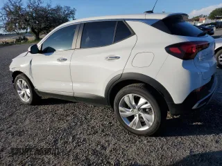 2024 Buick Encore GX Preferred z VIN KL4AMBS29RB091333, wystawiony jako Copart lot #64447795 z przebiegiem 1 575 mil mil oraz Szkoda całkowita • Salvage title. Historia ofert i sprzedaży dostępna na DreamBid. Obrazek 2.