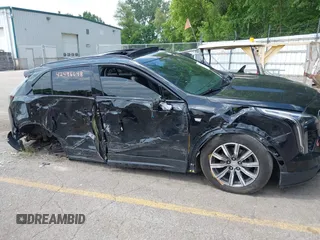 2019 Cadillac XT4 AWD Sport с VIN 1GYFZFR44KF140894, выставлен на аукционе IAAI как лот 42496698 с пробегом 79 768 миль миль и . История ставок и продаж доступна на DreamBid. Изображение 12.