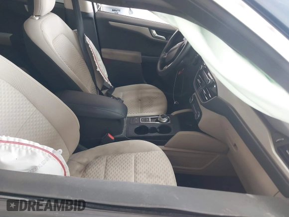 2020 Ford Escape SE with VIN 1FMCU0G68LUB95091, listed as a IAAI auction lot 42548510 with 101,708 mi miles and . Bid and sale history available at DreamBid. Image 5.