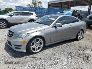 2013 Mercedes-Benz C 250 z VIN WDDGJ4HBXDG089068, wystawiony jako Copart lot #59418245 z przebiegiem 87 912 mil mil oraz Szkoda całkowita • Salvage title. Historia ofert i sprzedaży dostępna na DreamBid. Obrazek 1.