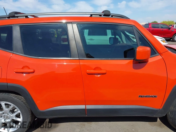 2020 Jeep Renegade Latitude z VIN ZACNJABB5LPL88670, wystawiony jako IAAI lot #42181204 z przebiegiem 45 448 mil mil oraz . Historia ofert i sprzedaży dostępna na DreamBid. Obrazek 12.