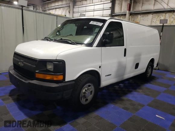 2004 Chevrolet Express Cargo Van with VIN 1GCGG25U941191984, listed as a Copart auction lot 85902384 with 187,377 mi miles and Clean Title. Bid and sale history available at carsss.com. Image 1.