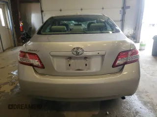 2010 Toyota Camry z VIN 4T1BF3EK9AU009577, wystawiony jako Copart lot #57699745 z przebiegiem 201 492 mil mil oraz Czysty tytuł • Clean title. Historia ofert i sprzedaży dostępna na DreamBid. Obrazek 6.