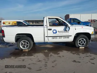 2001 Dodge 1500 z VIN 1B7HC16Y71S176840, wystawiony jako IAAI lot #41825038 z przebiegiem 136 410 mil mil oraz . Historia ofert i sprzedaży dostępna na DreamBid. Obrazek 8.