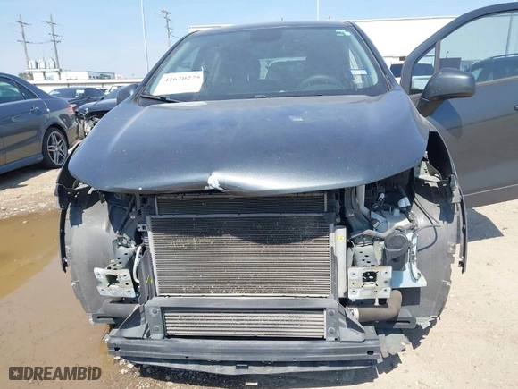 2020 Chevrolet Trax LS with VIN 3GNCJKSB4LL228232, listed as a IAAI auction lot 41670275 with 113,043 mi miles. Bid and sale history available at carsss.com. Image 6.
