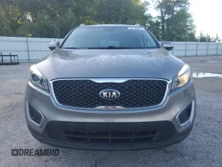 2017 Kia Sorento LX z VIN 5XYPGDA36HG263139, wystawiony jako Copart lot #52196675 z przebiegiem 89 401 mil mil oraz Szkoda całkowita • Salvage title. Historia ofert i sprzedaży dostępna na DreamBid. Obrazek 5.