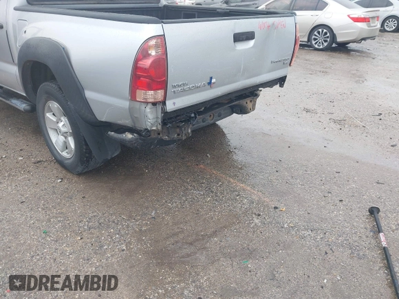 2008 Toyota Tacoma PreRunner with VIN 3TMJU62N78M064162, listed as a IAAI auction lot 41544142 with 195,525 mi miles. Bid and sale history available at carsss.com. Image 6.
