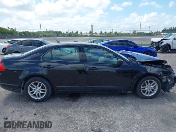 2010 Ford Fusion S with VIN 3FAHP0GA1AR269810, listed as a IAAI auction lot 41945504 with 1 mi miles. Bid and sale history available at carsss.com. Image 14.