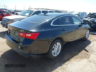 2018 Chevrolet Malibu LT z VIN 1G1ZD5ST4JF183832, wystawiony jako IAAI lot #41910776 z przebiegiem 110 231 mil mil oraz . Historia ofert i sprzedaży dostępna na DreamBid. Obrazek 4.