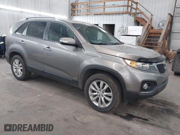2011 Kia Sorento LX with VIN 5XYKTDA2XBG119730, listed as a IAAI auction lot 41754502 with 176,034 mi miles. Bid and sale history available at carsss.com. Image 1.