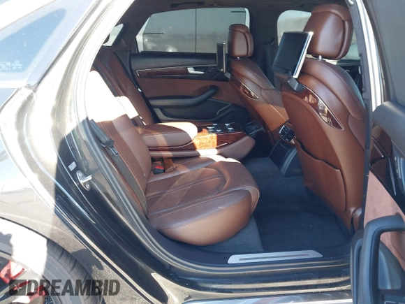 2011 Audi A8 z VIN WAURVAFD6BN019339, wystawiony jako IAAI lot #41560306 z przebiegiem 123 726 mil mil oraz . Historia ofert i sprzedaży dostępna na DreamBid. Obrazek 8.