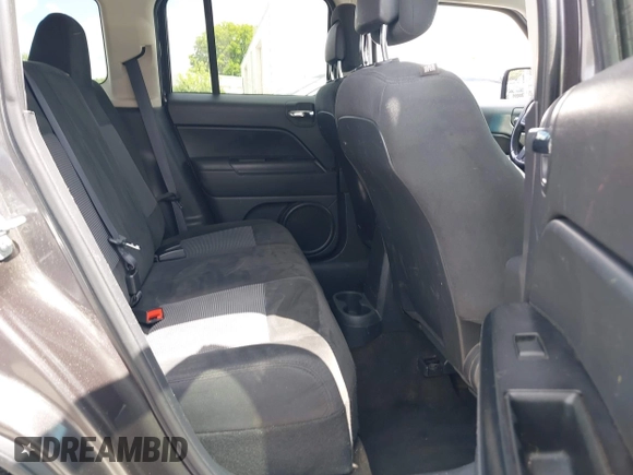 2015 Jeep Patriot Latitude z VIN 1C4NJPFB8FD419929, wystawiony jako IAAI lot #42315972 z przebiegiem 176 735 mil mil oraz . Historia ofert i sprzedaży dostępna na DreamBid. Obrazek 8.
