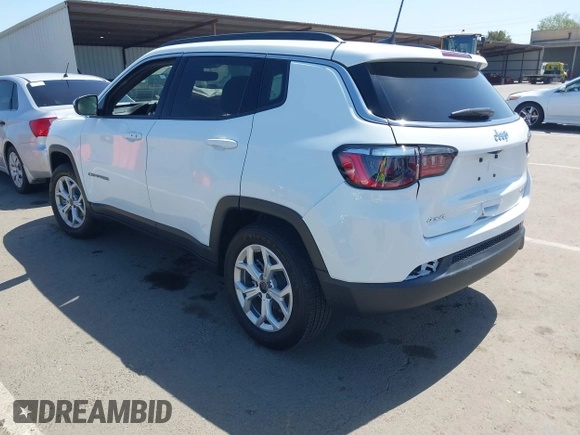 2025 Jeep Compass Latitude with VIN 3C4NJDBN4ST554344, listed as a IAAI auction lot 41993411 with 633 mi miles and . Bid and sale history available at DreamBid. Image 3.