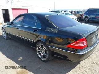 2002 Mercedes-Benz S-Class 5.0L with VIN WDBNG75J22A231974, listed as a IAAI auction lot 41836783 with 187,211 mi miles. Bid and sale history available at carsss.com. Image 3.