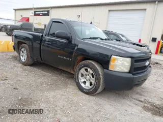 2008 Chevrolet Silverado 1500 Work Truck with VIN 1GCEC14CX8Z224262, listed as a IAAI auction lot 41520029 with 200,831 mi miles. Bid and sale history available at carsss.com. Image 1.