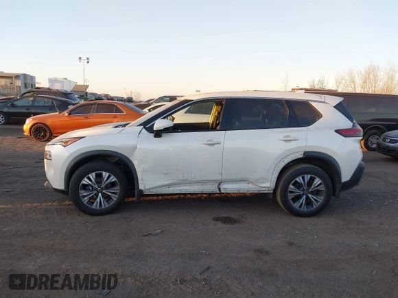 2021 Nissan Rogue SV z VIN 5N1AT3BB5MC755558, wystawiony jako IAAI lot #40766170 z przebiegiem 48 365 mil mil oraz . Historia ofert i sprzedaży dostępna na DreamBid. Obrazek 14.