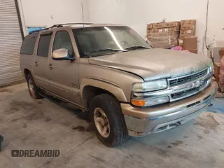2000 Chevrolet Suburban LT with VIN 3GNFK16T0YG117085, listed as a IAAI auction lot 41982114 with 480,627 mi miles. Bid and sale history available at carsss.com. Image 1.