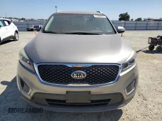 2017 Kia Sorento LX z VIN 5XYPGDA30HG272967, wystawiony jako Copart lot #61288475 z przebiegiem 74 770 mil mil oraz Czysty tytuł • Clean title. Historia ofert i sprzedaży dostępna na DreamBid. Obrazek 5.