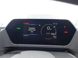 2024 Toyota bZ4X XLE z VIN JTMABACA9RA064702, wystawiony jako IAAI lot #42064771 z przebiegiem 9689 mil mil oraz . Historia ofert i sprzedaży dostępna na DreamBid. Obrazek 7.