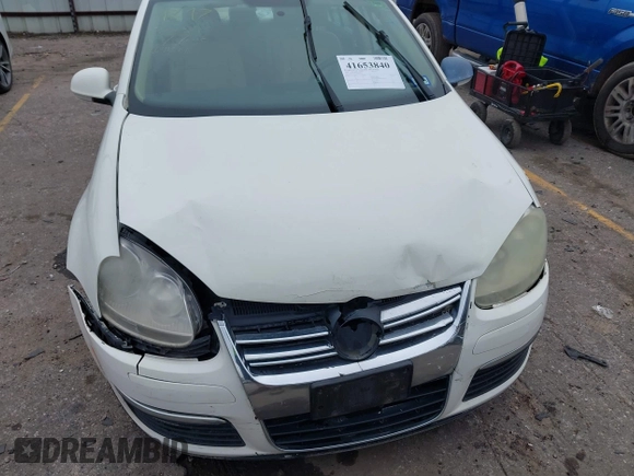 2008 Volkswagen Jetta Sedan SE with VIN 3VWRM71K78M104317, listed as a IAAI auction lot 41653840 with 178,616 mi miles. Bid and sale history available at carsss.com. Image 6.