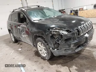 2018 Jeep Cherokee Latitude Plus with VIN 1C4PJMLB2JD531064, listed as a IAAI auction lot 41539824 with 197,548 mi miles. Bid and sale history available at carsss.com. Image 1.