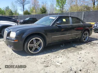 2005 Chrysler 300 Touring z VIN 2C3JA53G95H640111, wystawiony jako Copart lot #53613045 z przebiegiem 205 102 mil mil oraz Nie do naprawy • Non repairable. Historia ofert i sprzedaży dostępna na DreamBid. Obrazek 1.