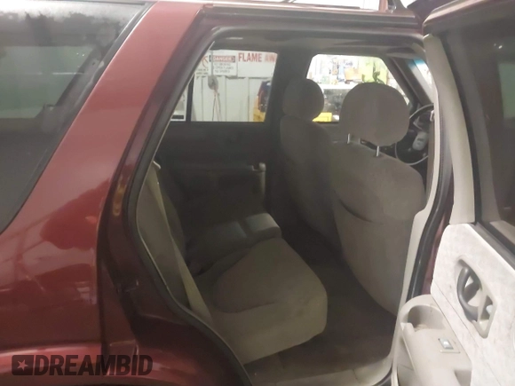 2001 GMC Jimmy SLE with VIN 1GKDT13W712195040, listed as a IAAI auction lot 41710729 with 189,584 mi miles. Bid and sale history available at carsss.com. Image 8.