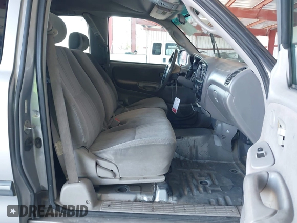 2001 Toyota Tundra SR5 with VIN 5TBRT34191S163739, listed as a IAAI auction lot 41964307 with 268,804 mi miles and . Bid and sale history available at DreamBid. Image 5.