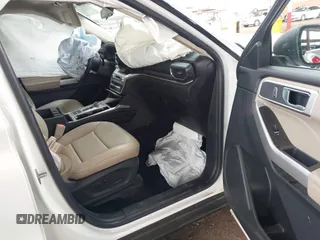 2022 Ford Explorer XLT z VIN 1FMSK7DH0NGB25926, wystawiony jako IAAI lot #42181595 z przebiegiem 15 063 mil mil oraz . Historia ofert i sprzedaży dostępna na DreamBid. Obrazek 5.