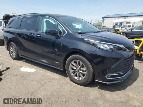 2021 Toyota Sienna XLE z VIN 5TDJRKEC3MS007973, wystawiony jako Copart lot #55492735 z przebiegiem 53 700 mil mil oraz Szkoda całkowita • Salvage title. Historia ofert i sprzedaży dostępna na DreamBid. Obrazek 4.