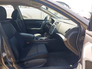 2017 Nissan Altima SV with VIN 1N4AL3AP3HC214621, listed as a IAAI auction lot 42002524 with 49,826 mi miles and . Bid and sale history available at carsss.com. Image 5.