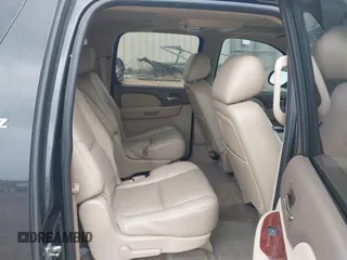 2012 Chevrolet Suburban LTZ z VIN 1GNSKKE75CR218043, wystawiony jako IAAI lot #42118487 z przebiegiem 177 094 mil mil oraz . Historia ofert i sprzedaży dostępna na DreamBid. Obrazek 8.