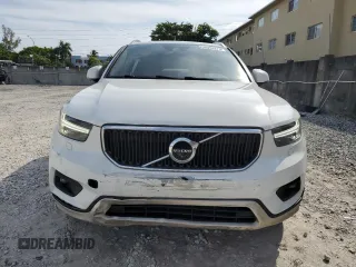 2019 Volvo XC40 Momentum z VIN YV4AC2HK8K2072999, wystawiony jako Copart lot #45344975 z przebiegiem 108 305 mil mil oraz Nie do naprawy • Non repairable. Historia ofert i sprzedaży dostępna na DreamBid. Obrazek 5.