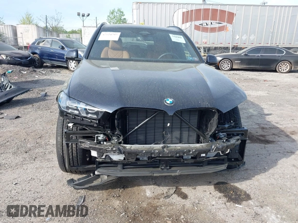 2025 BMW X5 xDrive40i z VIN 5UX23EU04S9Y37497, wystawiony jako IAAI lot #42124797 z przebiegiem 6 256 mil mil oraz . Historia ofert i sprzedaży dostępna na DreamBid. Obrazek 16.