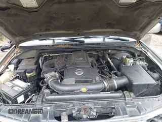 2005 Nissan Pathfinder SE z VIN 5N1AR18WX5C748572, wystawiony jako IAAI lot #42180475 z przebiegiem 291 301 mil mil oraz . Historia ofert i sprzedaży dostępna na DreamBid. Obrazek 10.