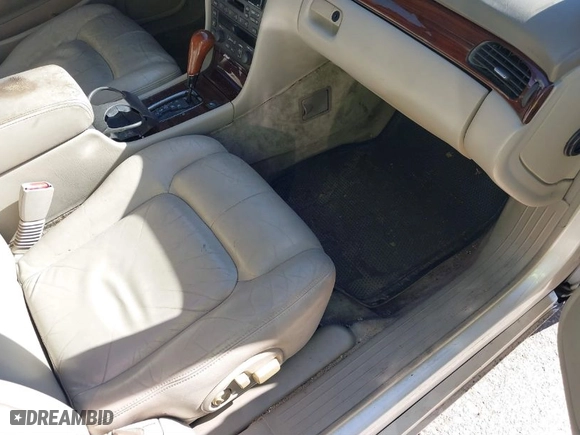 2002 Cadillac Seville Luxury SLS with VIN 1G6KS54Y52U231880, listed as a IAAI auction lot 40911457 with 148,100 mi miles. Bid and sale history available at carsss.com. Image 5.