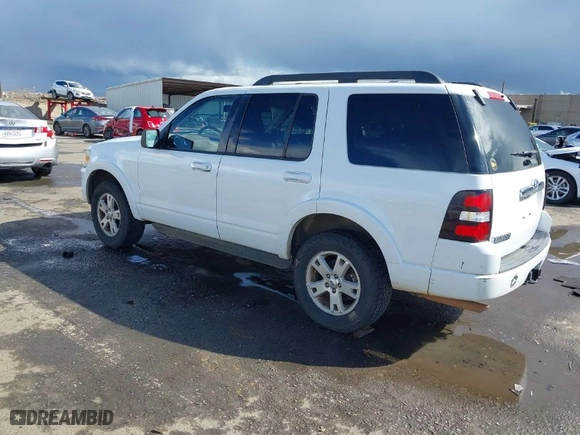 2010 Ford Explorer XLT with VIN 1FMEU7DE8AUA75138, listed as a IAAI auction lot 41784733 with 112,153 mi miles. Bid and sale history available at carsss.com. Image 3.