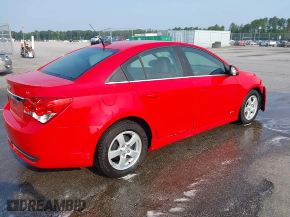 2014 Chevrolet Cruze 1LT z VIN 1G1PC5SBXE7468987, wystawiony jako IAAI lot #42391846 z przebiegiem 184 102 mil mil oraz . Historia ofert i sprzedaży dostępna na DreamBid. Obrazek 4.