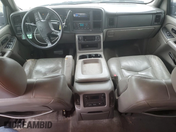 2005 Chevrolet Avalanche LS with VIN 3GNGK22G35G258778, listed as a Copart auction lot 73949614 with 151,928 mi miles and Salvage Title. Bid and sale history available at DreamBid. Image 8.