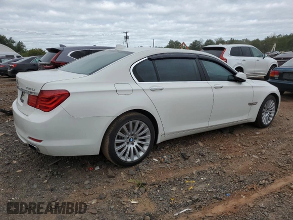 2012 BMW 7 Series 750Li xDrive z VIN WBAKC8C54CC434833, wystawiony jako Copart lot #69899284 z przebiegiem 110 959 mil mil oraz Szkoda całkowita • Salvage title. Historia ofert i sprzedaży dostępna na DreamBid. Obrazek 3.