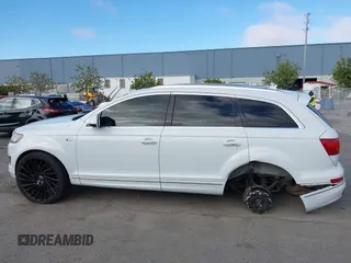 2015 Audi Q7 Premium Plus z VIN WA1LGAFE6FD028835, wystawiony jako IAAI lot #42358725 z przebiegiem 107 075 mil mil oraz . Historia ofert i sprzedaży dostępna na DreamBid. Obrazek 14.