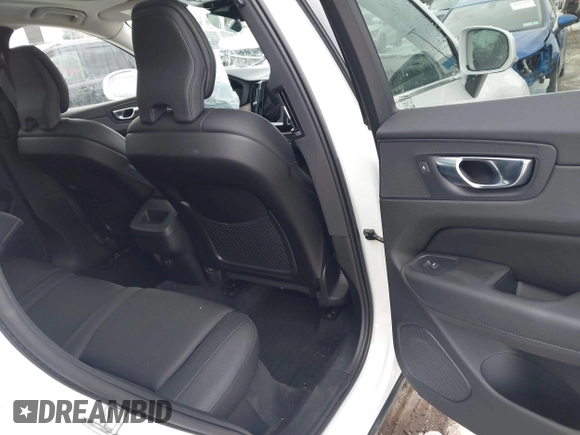 2021 Volvo XC60 Momentum с VIN YV4102RKXM1864202, выставлен на аукционе IAAI как лот 41453983 с пробегом 52 015 миль миль и . История ставок и продаж доступна на DreamBid. Изображение 8.