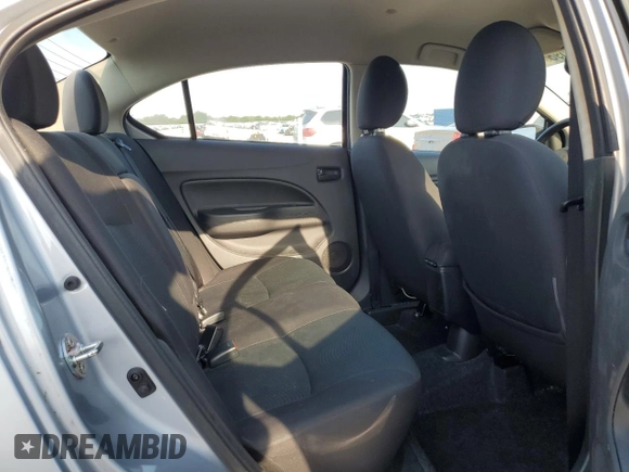 2019 Mitsubishi Mirage ES z VIN ML32F3FJ8KHF11717, wystawiony jako Copart lot #55985455 z przebiegiem 61 716 mil mil oraz Nie do naprawy. Historia ofert i sprzedaży dostępna na DreamBid. Obrazek 10.