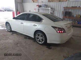 2014 Nissan Maxima SV z VIN 1N4AA5AP8EC499409, wystawiony jako IAAI lot #41732697 z przebiegiem 117 202 mil mil oraz . Historia ofert i sprzedaży dostępna na DreamBid. Obrazek 3.