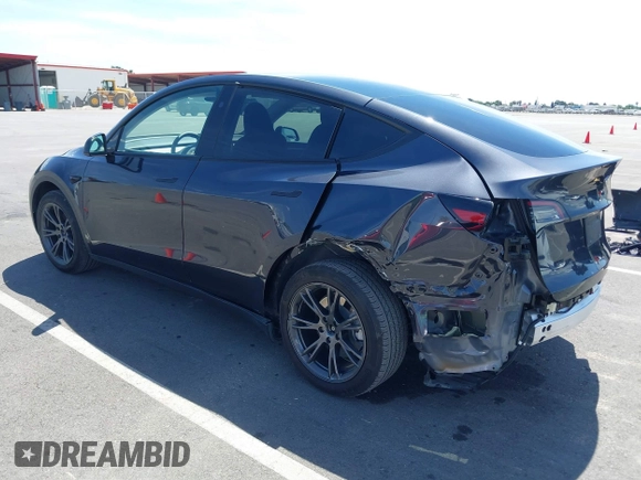 2024 Tesla Model Y с VIN 7SAYGDED2RF102144, выставлен на аукционе IAAI как лот 42278757 с пробегом 25 787 миль миль и . История ставок и продаж доступна на DreamBid. Изображение 3.
