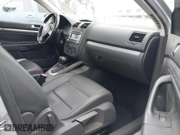 2008 Volkswagen Jetta SE with VIN 3VWRZ71K88M074505, listed as a IAAI auction lot 38842036 with 194,061 mi miles and . Bid and sale history available at DreamBid. Image 5.