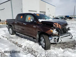 2015 Toyota Tundra Platinum z VIN 5TFAY5F17FX435589, wystawiony jako Copart lot #45215235 z przebiegiem Nie podano mil oraz Szkoda całkowita • Salvage title. Historia ofert i sprzedaży dostępna na DreamBid. Obrazek 4.