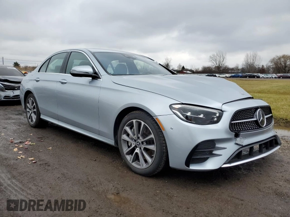 2022 Mercedes-Benz E 450 z VIN W1KZF5KB0NB032899, wystawiony jako Copart lot #82189393 z przebiegiem 16 372 mil mil oraz . Historia ofert i sprzedaży dostępna na DreamBid. Obrazek 4.